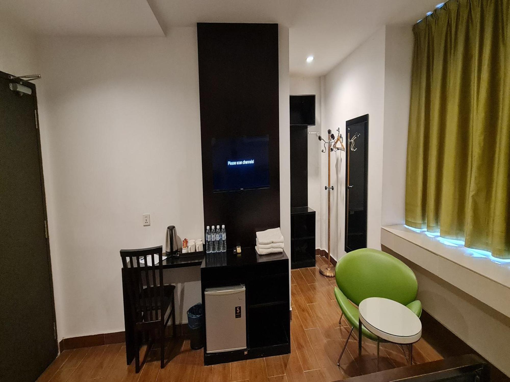 Hotel O Crossroads Hotel Куала Лумпур Екстериор снимка
