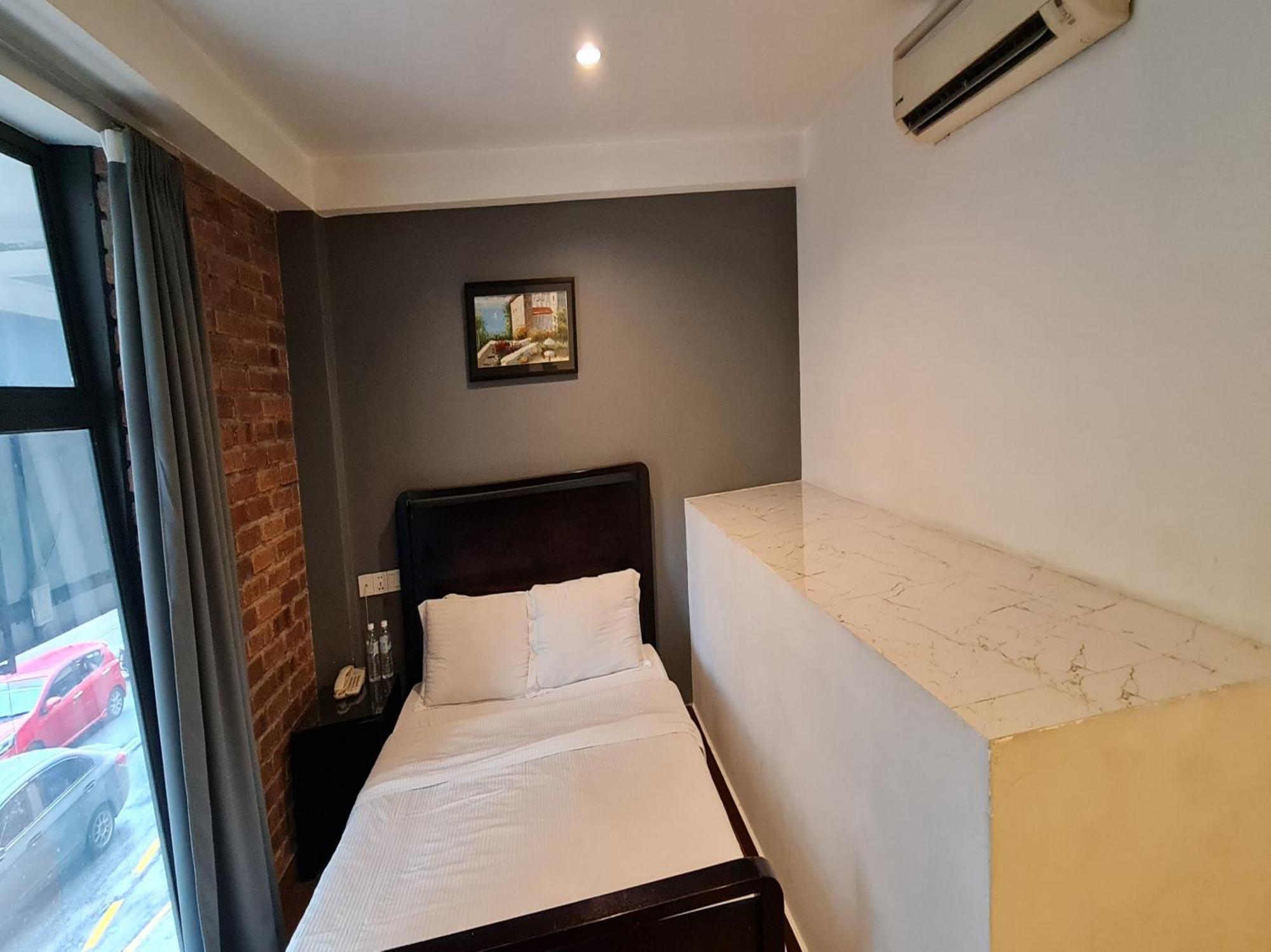 Hotel O Crossroads Hotel Куала Лумпур Екстериор снимка