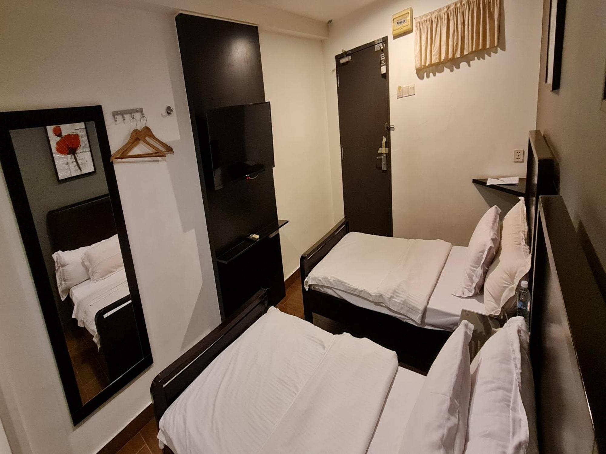 Hotel O Crossroads Hotel Куала Лумпур Екстериор снимка