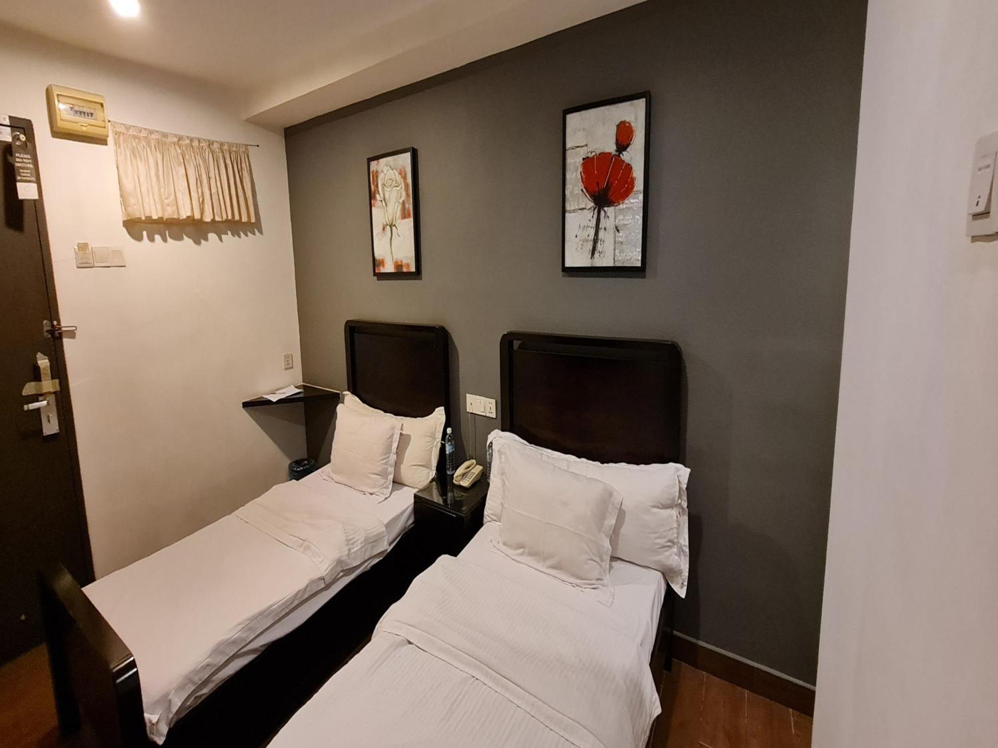 Hotel O Crossroads Hotel Куала Лумпур Екстериор снимка